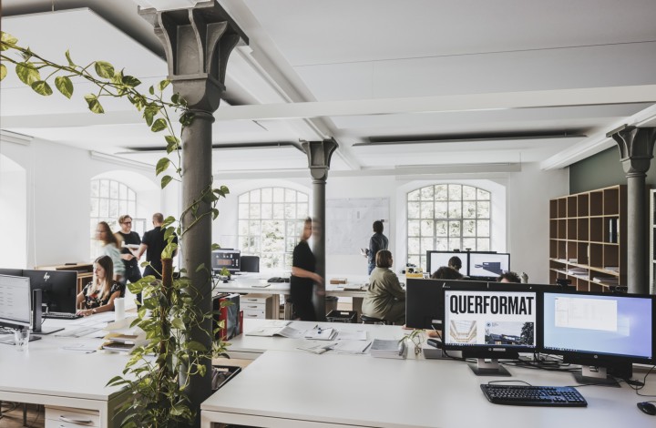 querformat OFFICE MOOD 240910 018 A Lamprecht